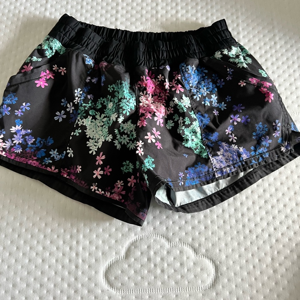 Lululemon Shorts EUC size 10